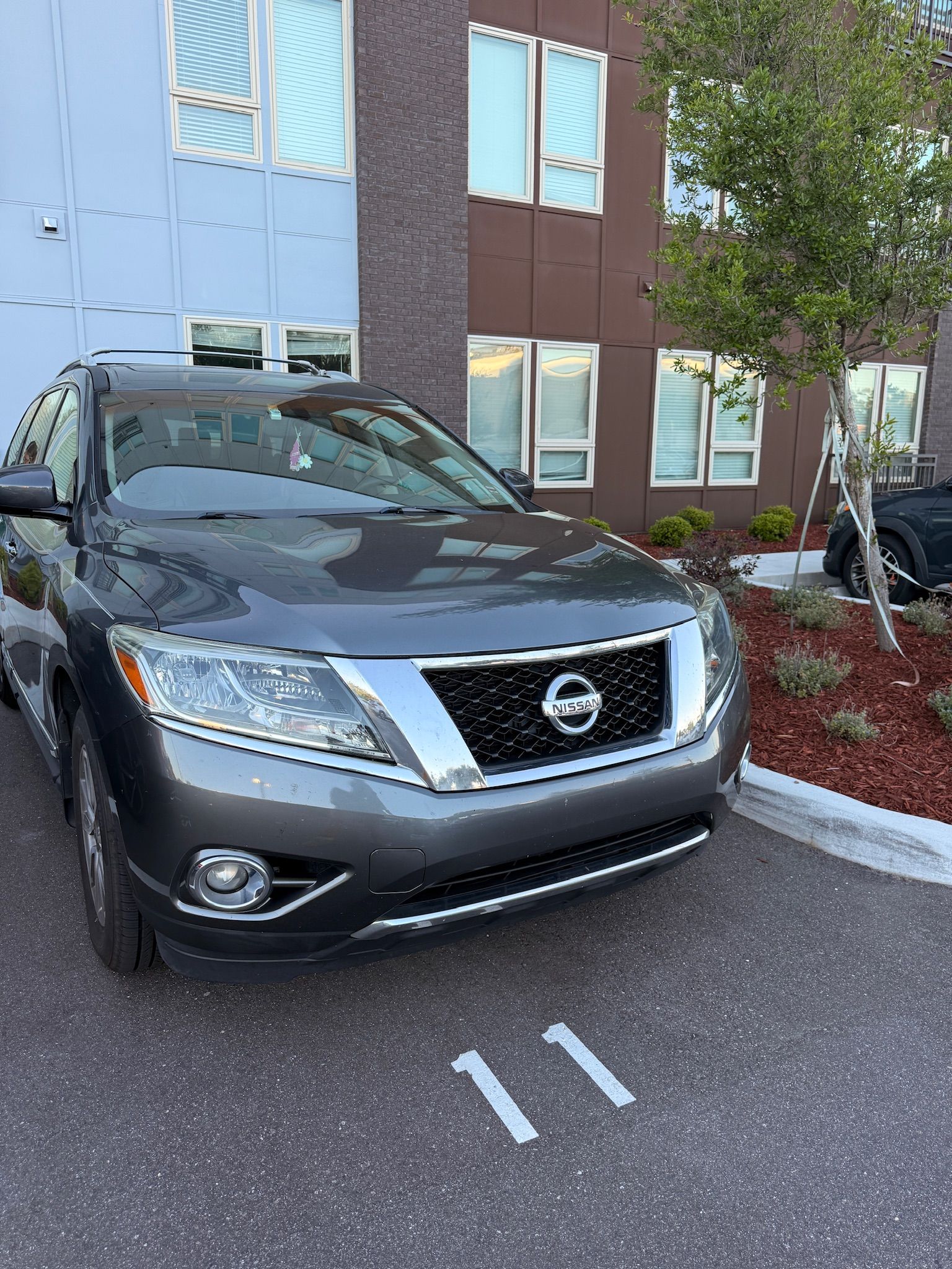 Used 2013 Nissan Pathfinder SL w/ SL Premium Pkg FWD image 1