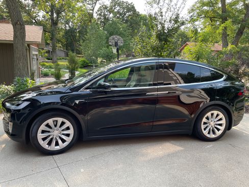 Used 2020 Tesla Model X Long Range image 11