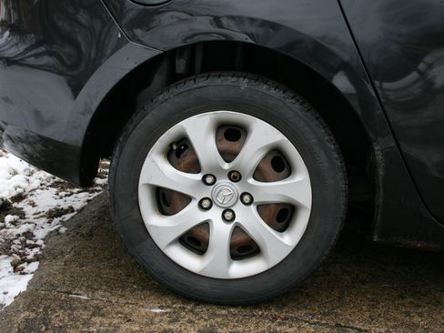 Used 2011 MAZDA MAZDA3 i Sport image 16