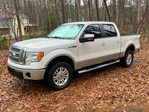 Used 2010 Ford F150 Lariat image 1