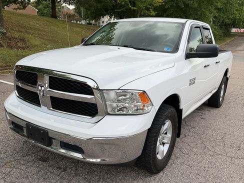 Used 2016 RAM 1500 Classic SLT AWD/4WD image 9