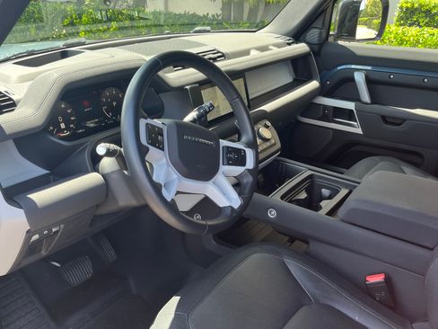 Used 2023 Land Rover Defender 90 X-Dynamic SE AWD/4WD image 10