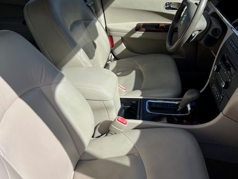 Used 2007 Buick LaCrosse CXL w/ Driver Confidence Package image 8