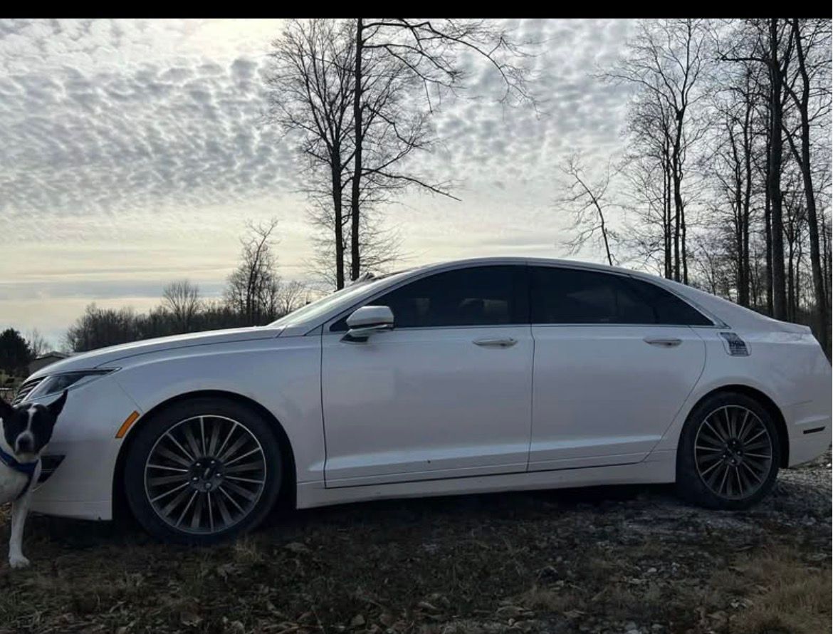 Used 2015 Lincoln MKZ AWD w/ Equipment Group 102A Reserve image 4