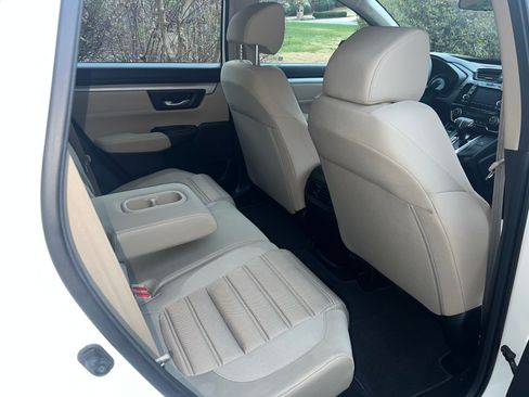 Used 2018 Honda CR-V LX image 2