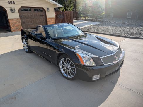 Used 2008 Cadillac XLR V image 1
