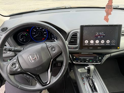 Used 2018 Honda HR-V EX-L image 16