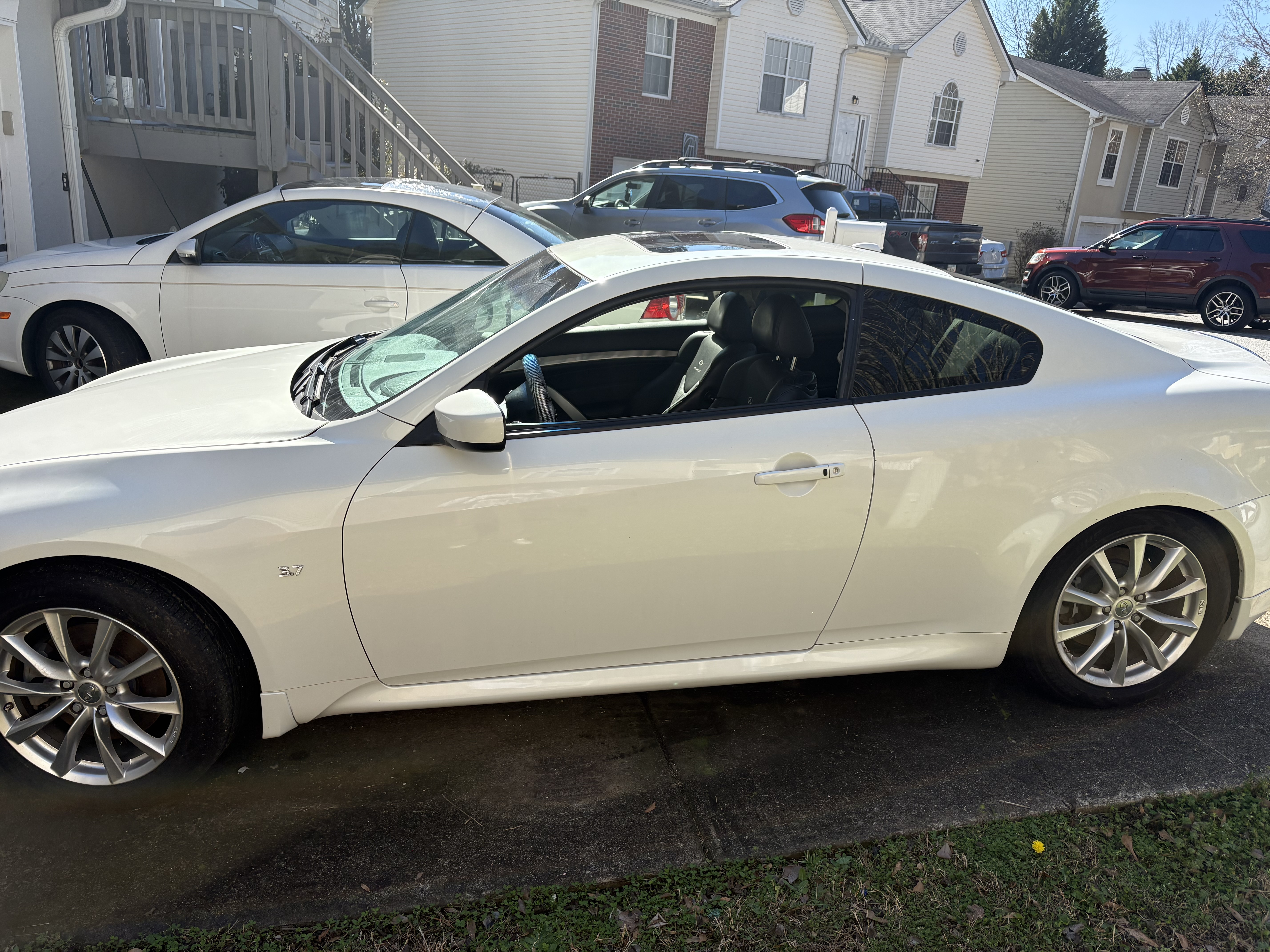 Used 2014 INFINITI Q60 Journey w/ Premium Package RWD image 2