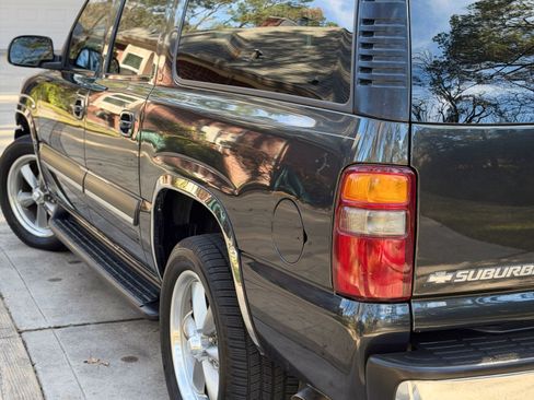 Used 2003 Chevrolet Suburban LT w/ LT Preferred Equipment Group image 10
