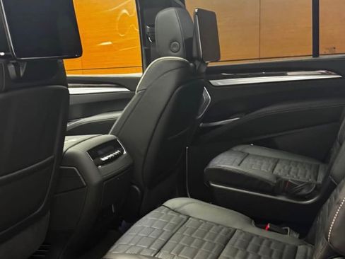 Used 2025 Cadillac Escalade Sport Platinum w/ LPO, ONYX Package image 5