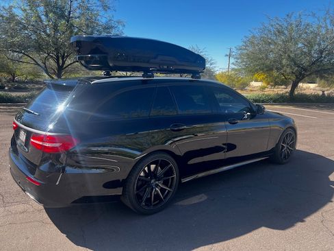 Used 2017 Mercedes-Benz E 400 E 400 4MATIC Wagon 4D image 6