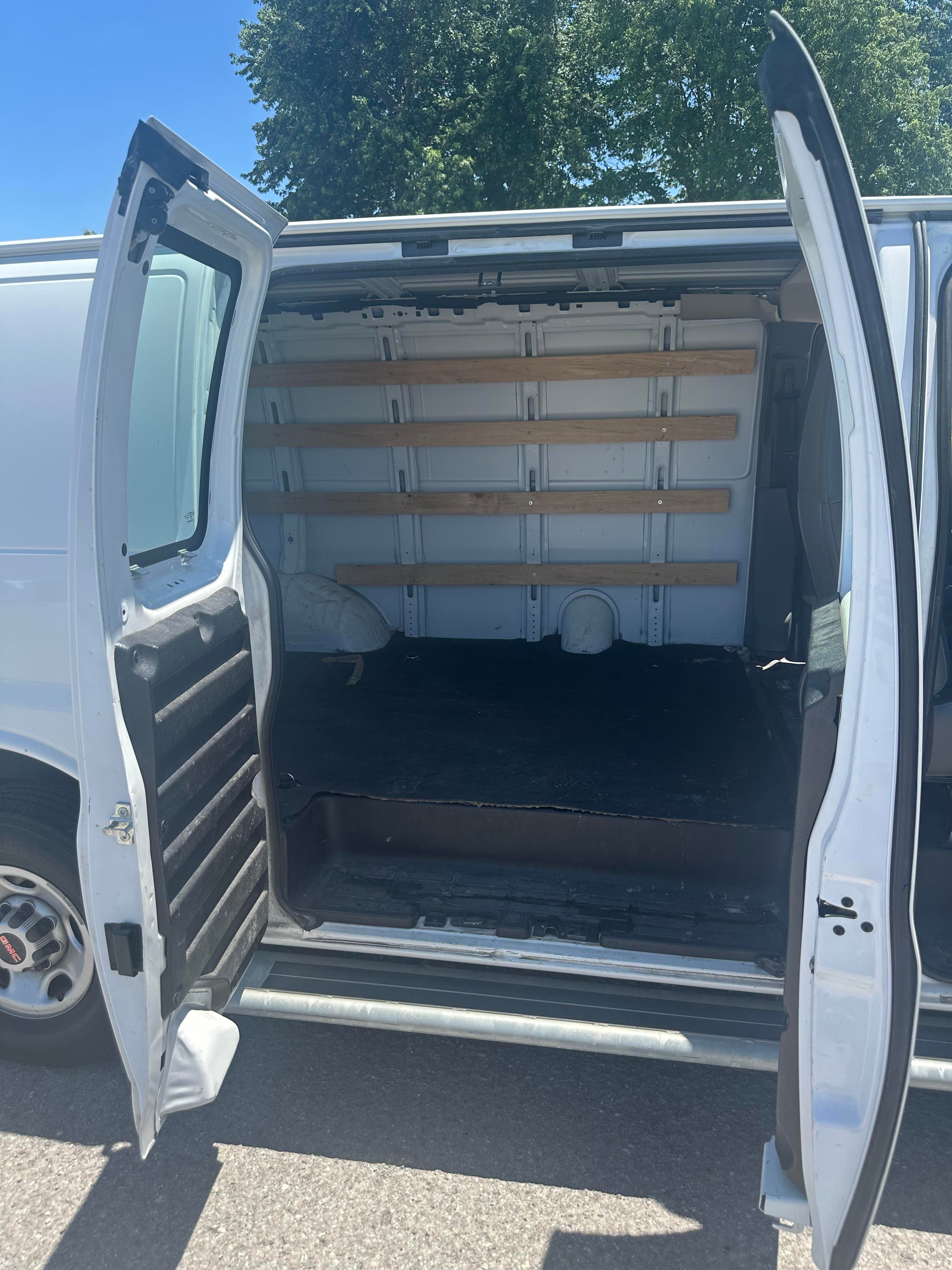 Used 2021 GMC Savana 2500 w/ Driver Convenience Package RWD image 5