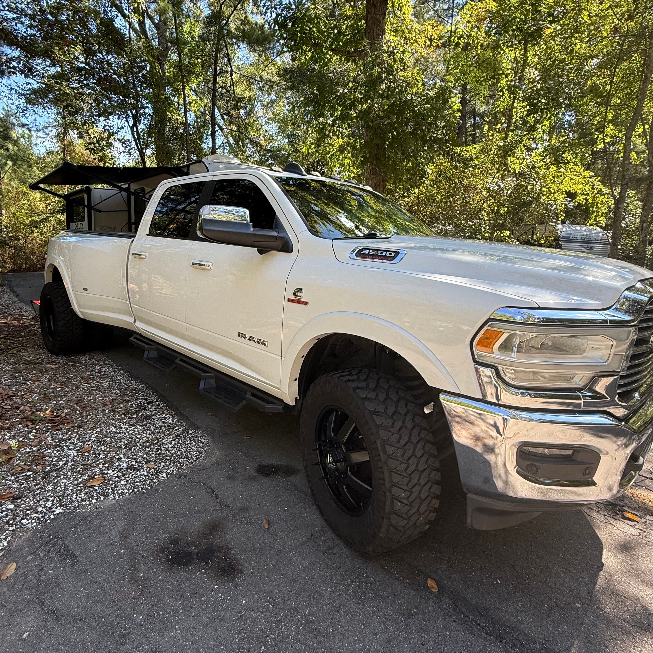 Used 2019 RAM 3500 Laramie AWD/4WD image 9