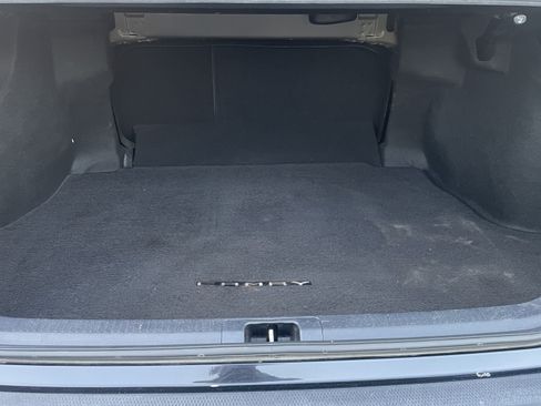 Used 2019 Toyota Camry SE w/ Carpet Mat Package image 30