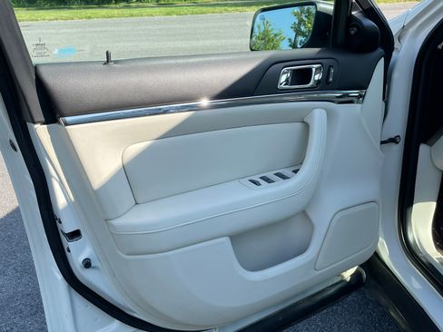 Used 2009 Lincoln MKS FWD image 10