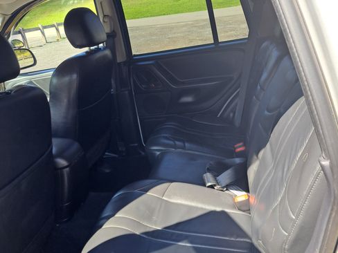 Used 2004 Jeep Grand Cherokee Laredo w/ Tan Your Hide Group AWD/4WD image 10