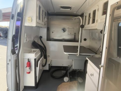 Used 2015 Mercedes-Benz Sprinter 3500 image 27