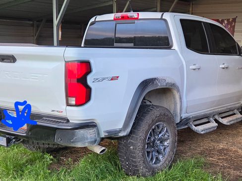 Used 2026 Chevrolet Colorado ZR2 w/ Technology Package AWD/4WD image 10