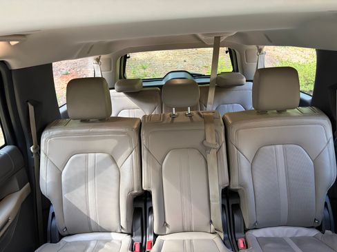Used 2020 Ford Expedition Max Limited RWD image 11