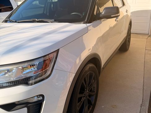 Used 2019 Ford Explorer XLT w/ Equipment Group 202A image 2