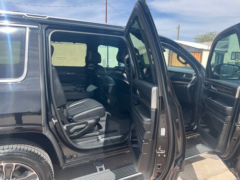 Used 2022 Jeep Grand Wagoneer Series I AWD/4WD image 20