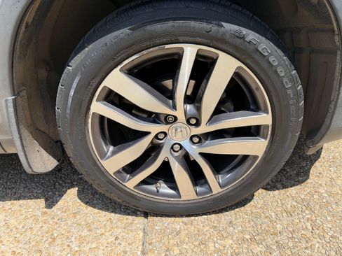 Used 2017 Honda Pilot Touring image 14