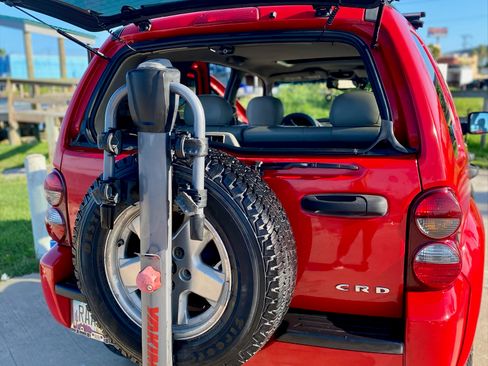 Used 2005 Jeep Liberty Limited AWD/4WD image 12