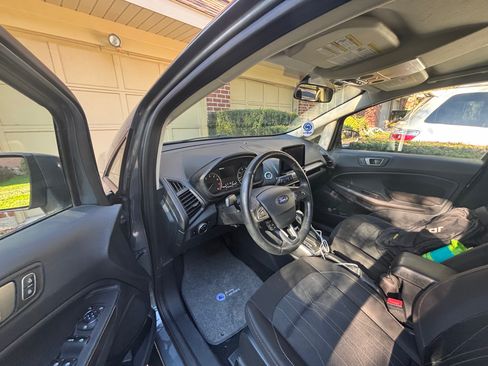 Used 2020 Ford EcoSport SE w/ SE Convenience Package image 5