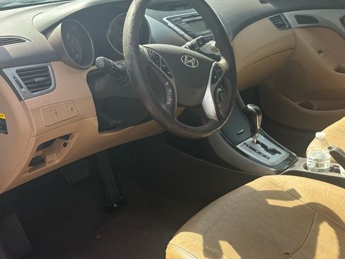 Used 2011 Hyundai Elantra Limited FWD image 3