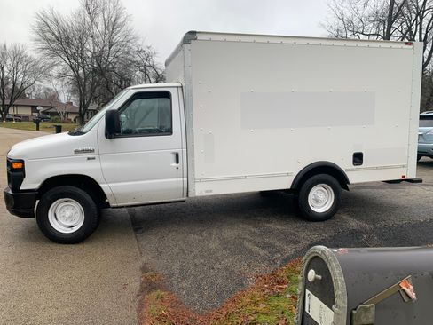Used 2015 Ford E-350 and Econoline 350 Super Duty image 5