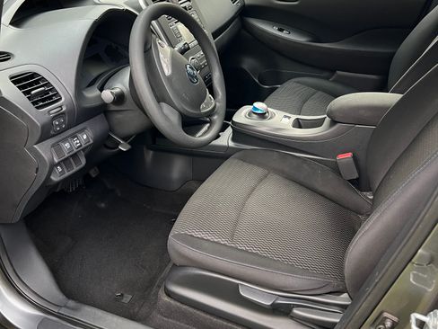 Used 2017 Nissan Leaf S w/ Charge Package image 8