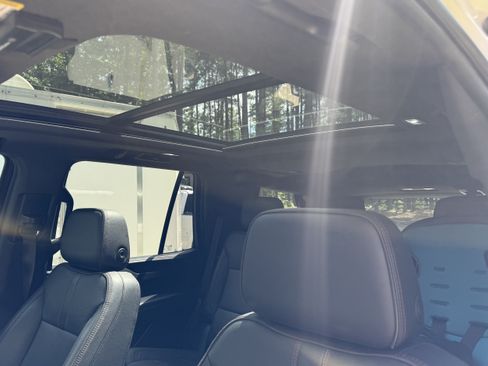 Used 2021 Chevrolet Tahoe RST w/ Luxury Package image 12