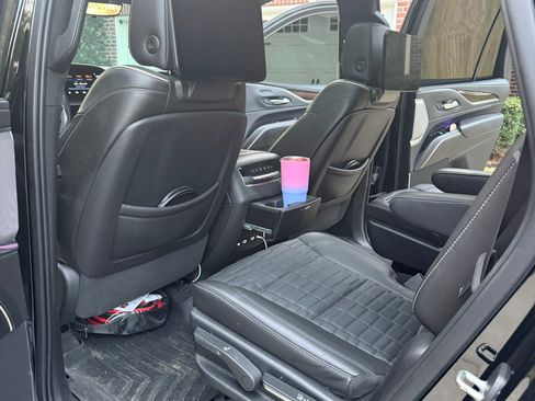 Used 2021 Cadillac Escalade Sport Platinum RWD image 19
