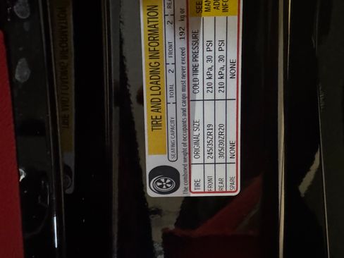 Used 2024 Chevrolet Corvette Stingray Premium Cpe w/ LPO, Roadside Safety Package image 16