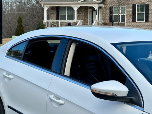 Used 2015 Volkswagen CC R-Line image 11