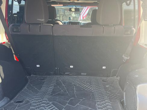 Used 2014 Jeep Wrangler Unlimited Sahara w/ Dual Top Group AWD/4WD image 15