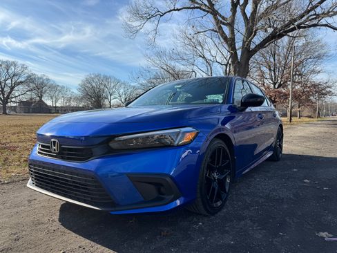 Used 2022 Honda Civic Sport image 4