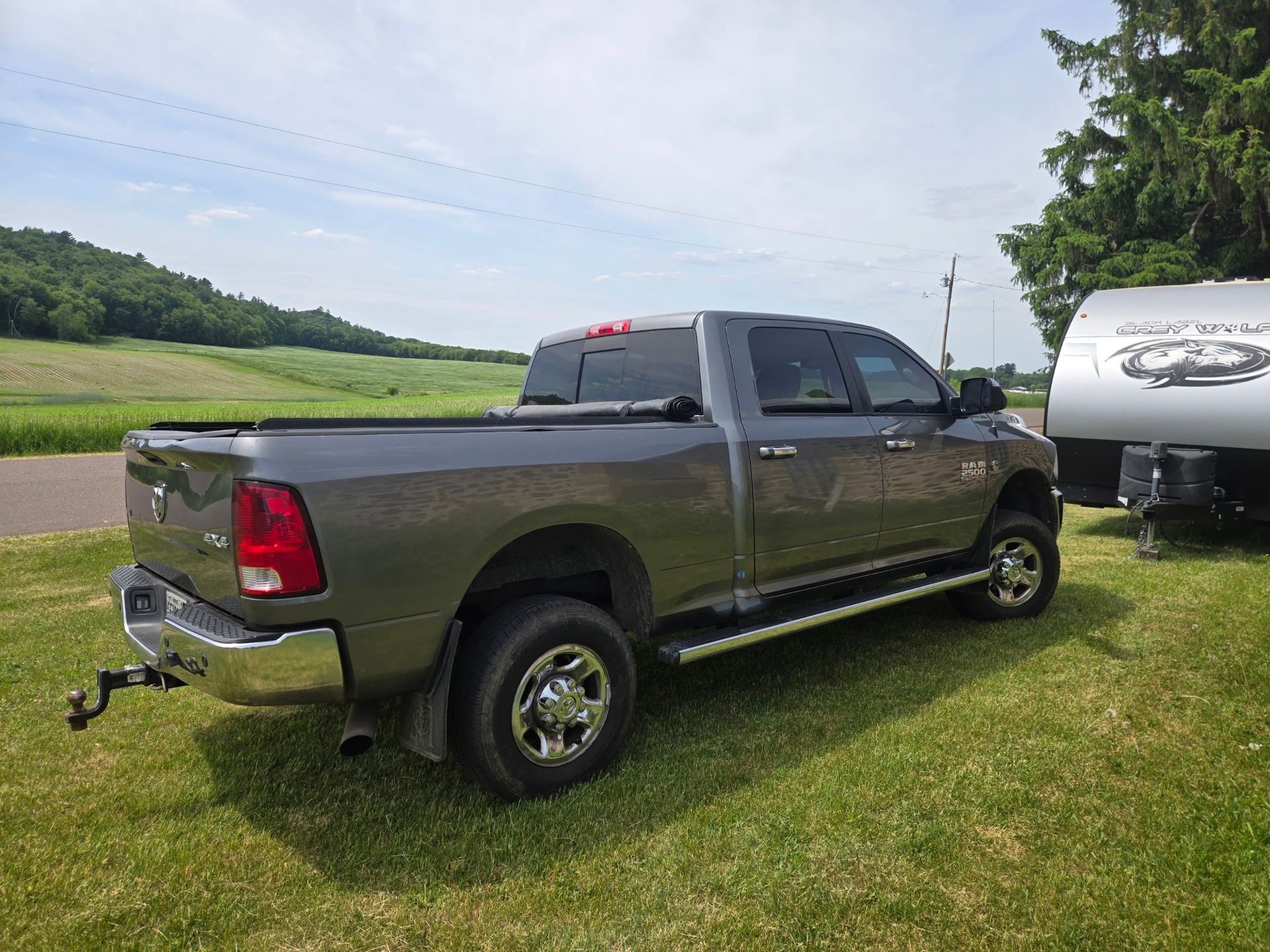 Used 2013 RAM 2500 SLT w/ Luxury Group AWD/4WD image 6