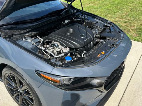 Used 2022 MAZDA MAZDA3 s FWD image 4