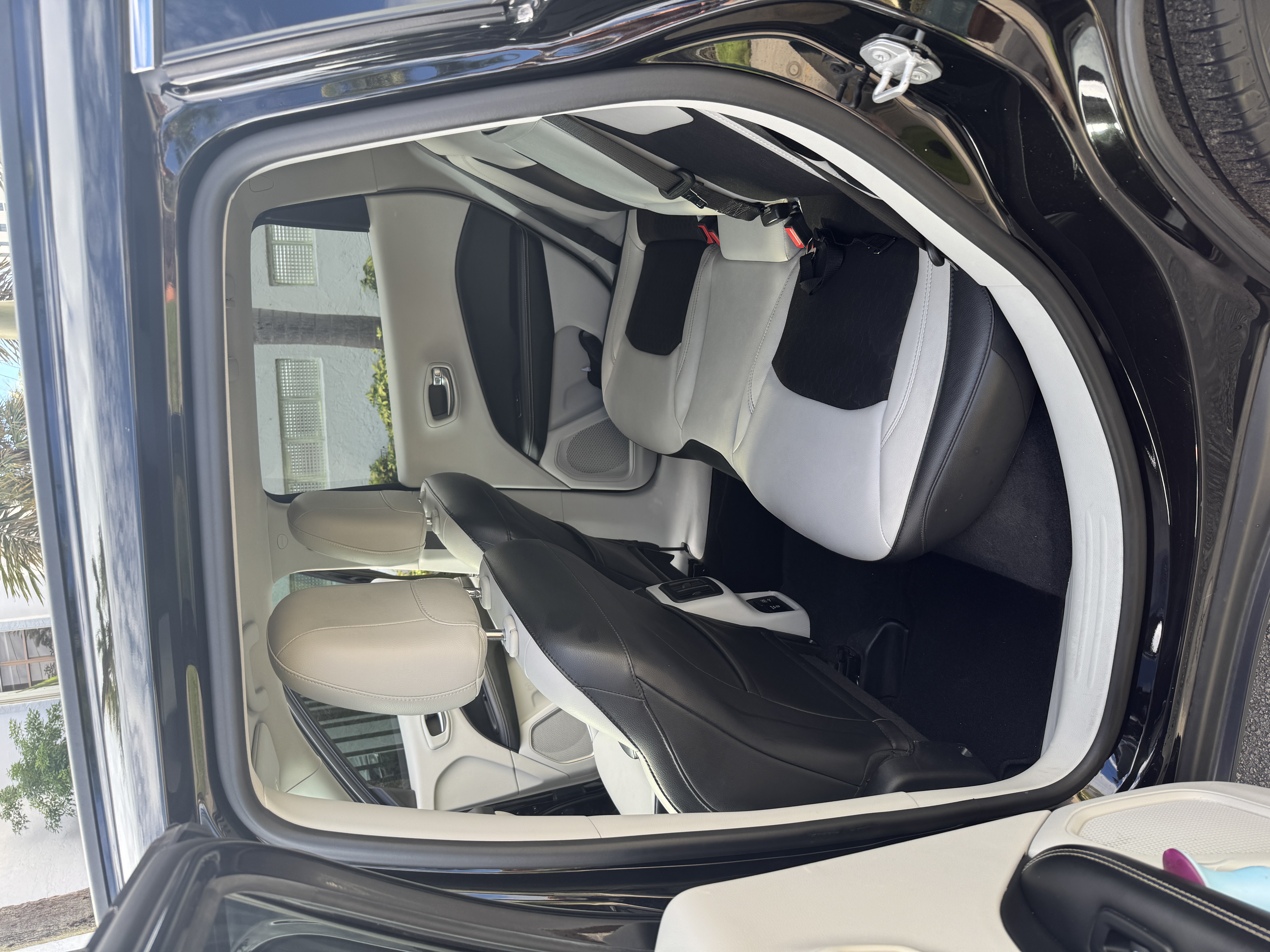 Used 2018 Jeep Compass Latitude w/ Popular Equipment Group FWD image 6