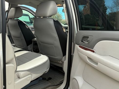 Used 2014 Chevrolet Silverado 2500 LTZ w/ LTZ Plus Package image 17