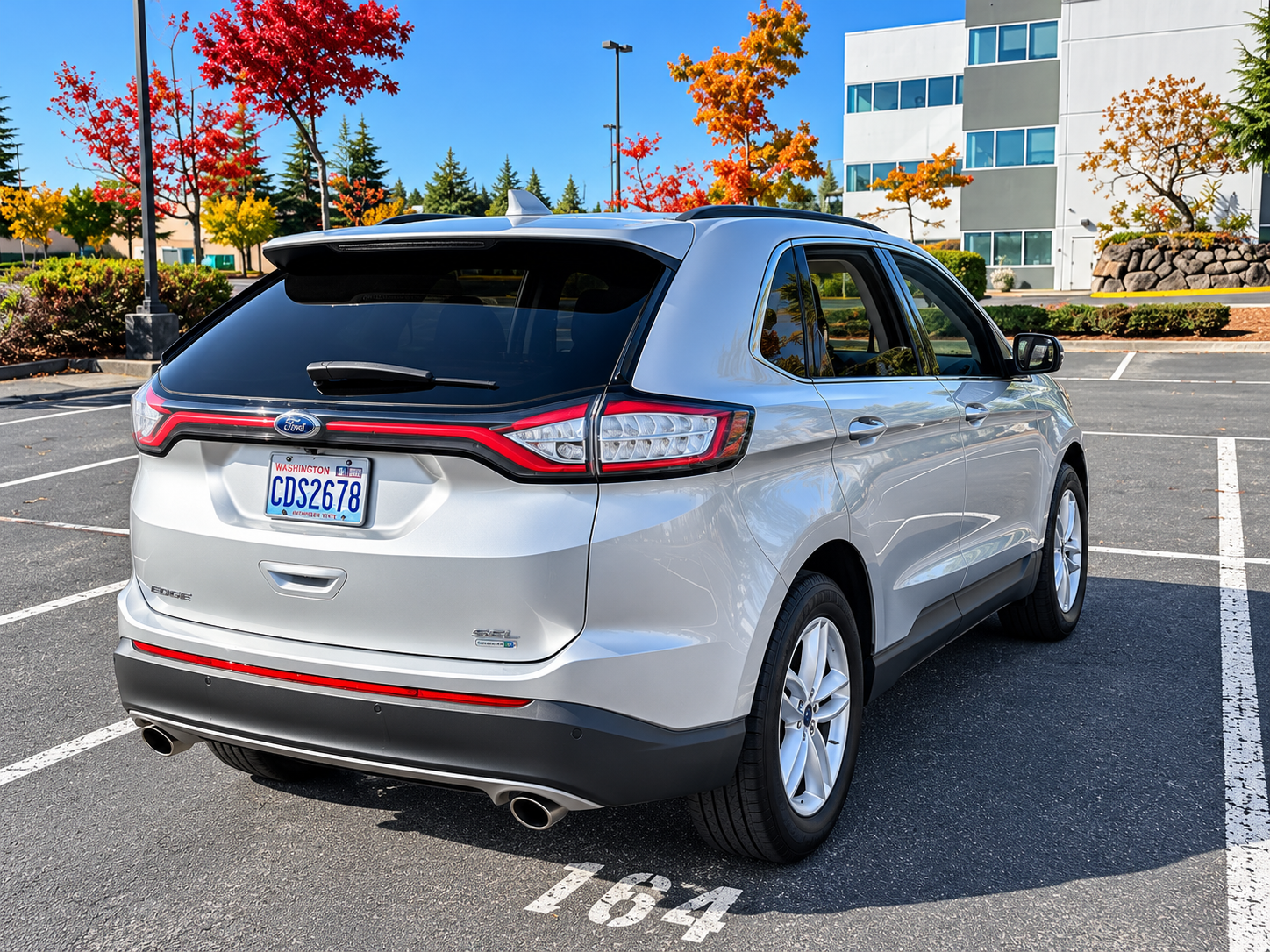 Used 2018 Ford Edge SEL AWD/4WD image 6