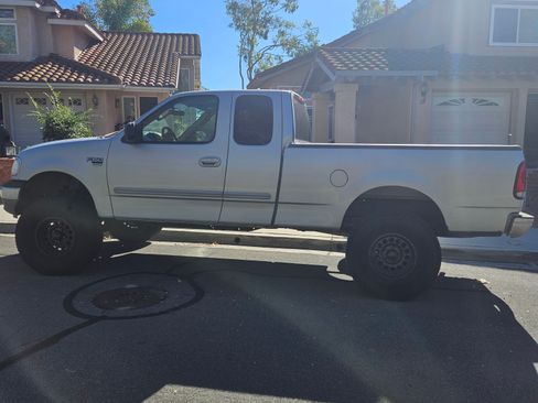 Used 2003 Ford F150 XLT image 12