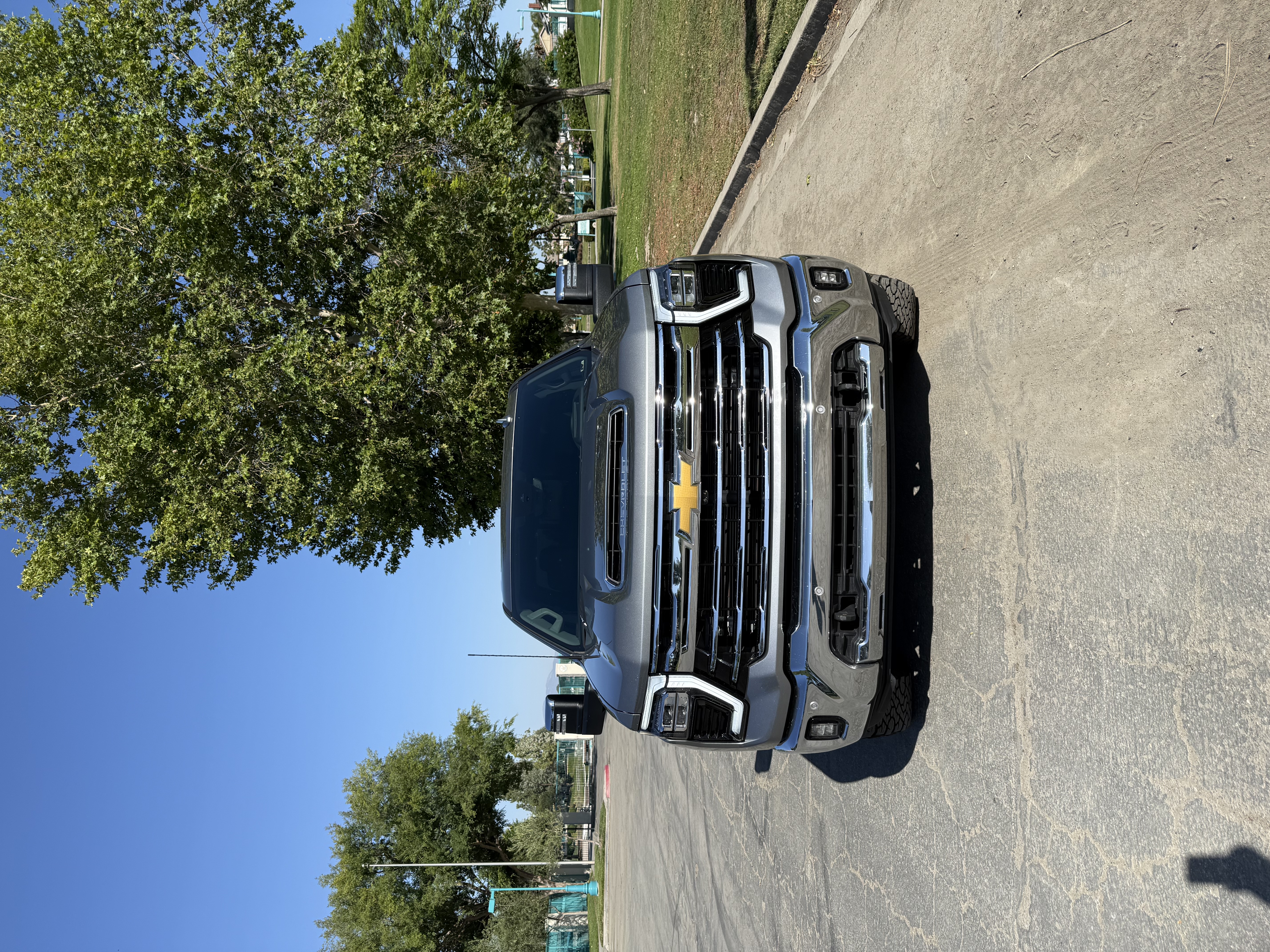 Used 2025 Chevrolet Silverado 2500 LTZ w/ LTZ Plus Package AWD/4WD image 2