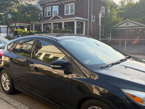Used 2016 Ford Focus SE FWD image 4