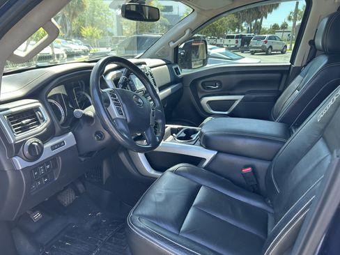 Used 2016 Nissan Titan PRO-4X w/ Pro-4x Convenience Package AWD/4WD image 2