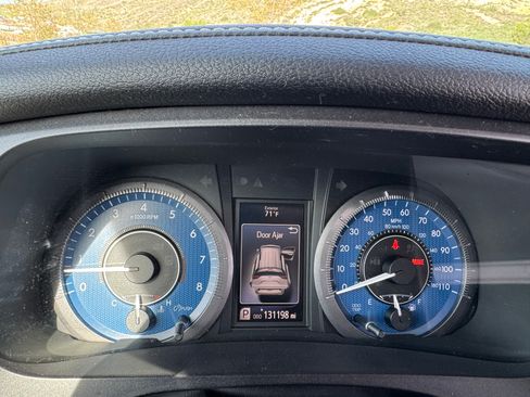 Used 2017 Toyota Sienna XLE image 12