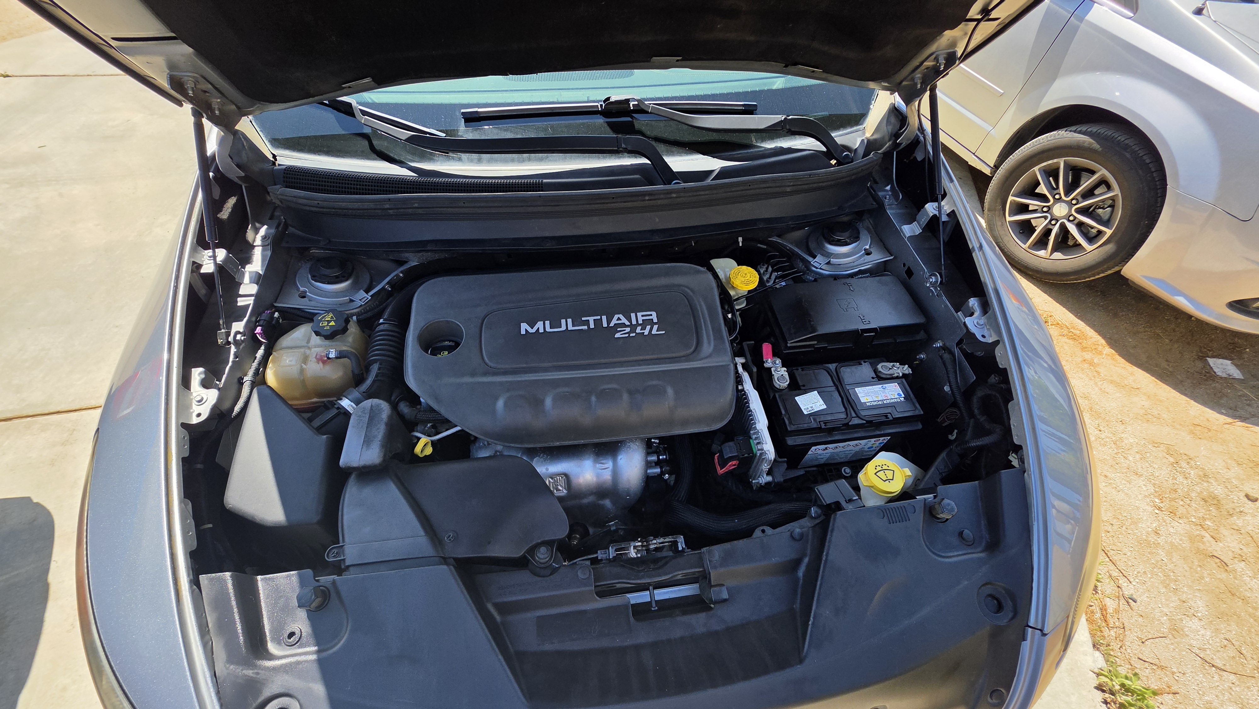 Used 2015 Jeep Cherokee Sport w/ Sport Appearance Group FWD image 8