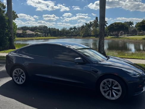 Used 2021 Tesla Model 3 Long Range image 4