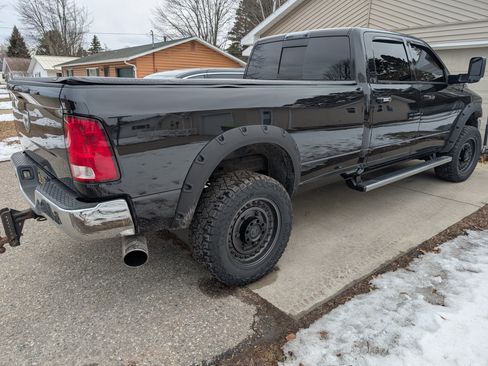 Used 2017 RAM 2500 Big Horn image 2